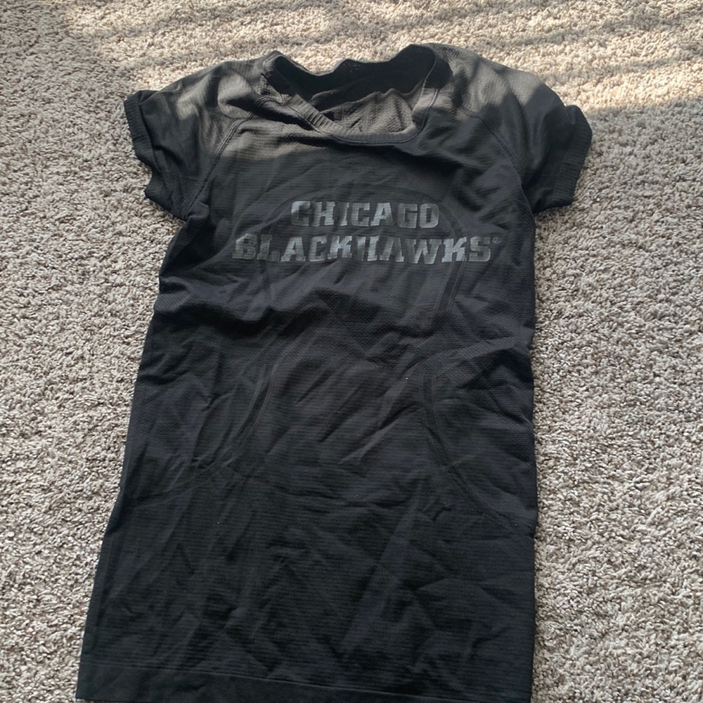 lululemon black short sleeve swiftly BLACKHAWKS logo 6